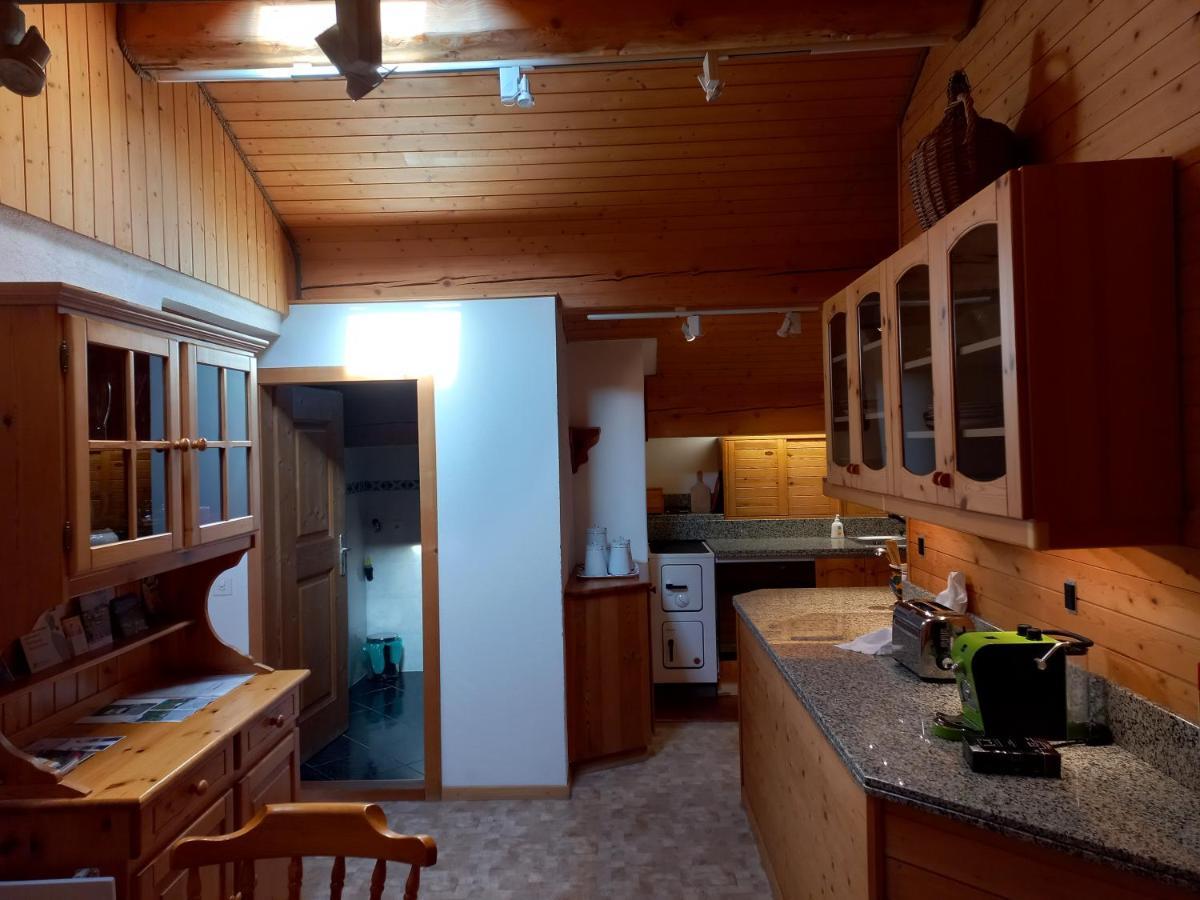 Confortevole Mansarda Di Montagna Poschiavo Zewnętrze zdjęcie